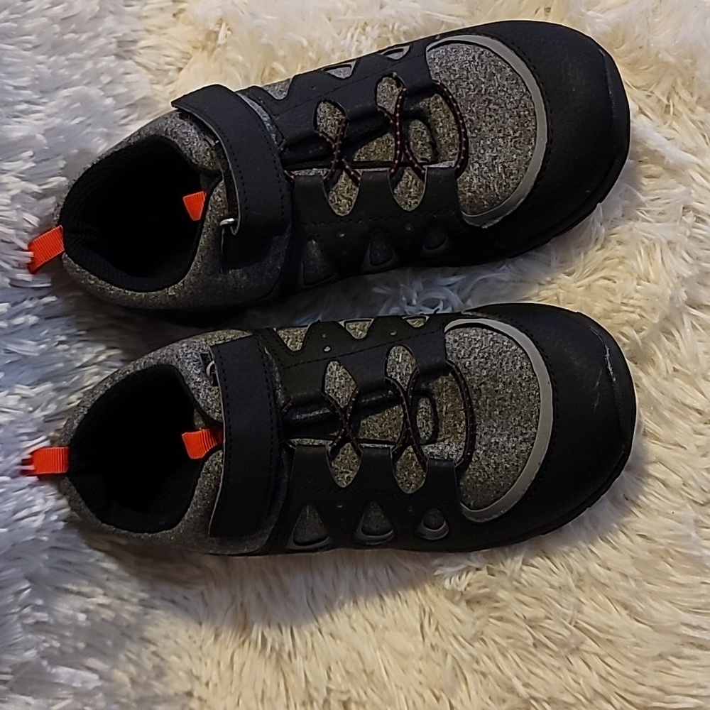 Boys Runners, size 4, Joe Fresh, Brandnew